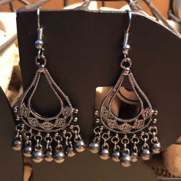 Jewelry - Silver Dangling Earrings